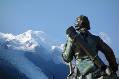 La statue de De Saussure face au Mont Blanc